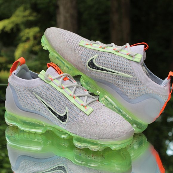 Nike Air VaporMax Flyknit 2021 Women’s Size 10 - Picture 10 of 12